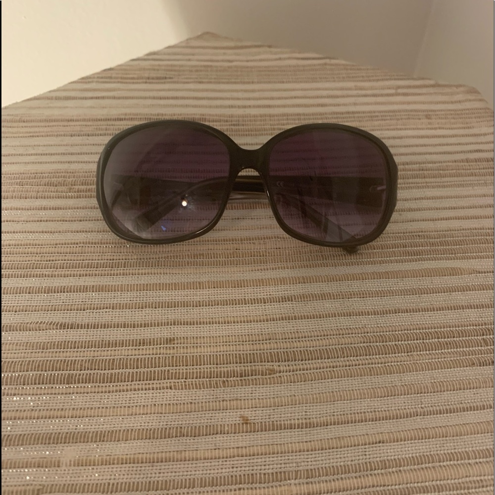 Sunglasses ; banana republic euc